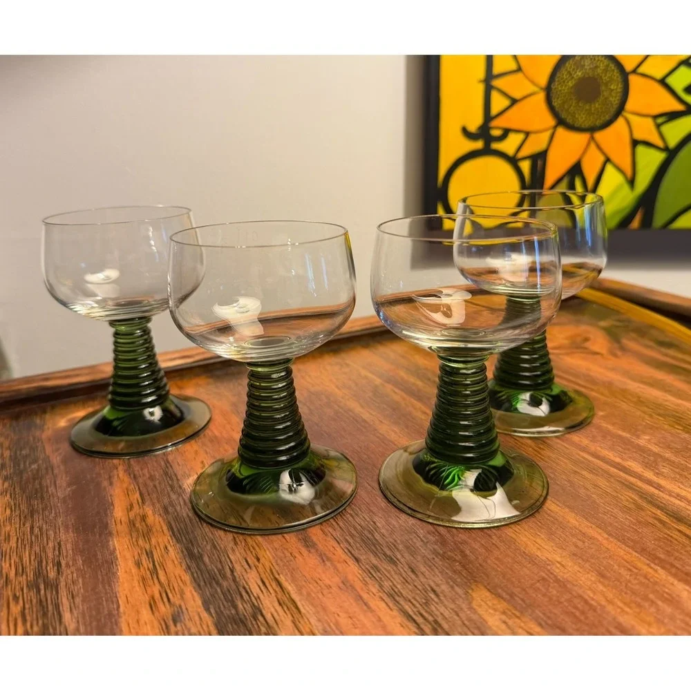 Set Of  4 VTG Green Ribbed Beehive Stem Wine Glass 4